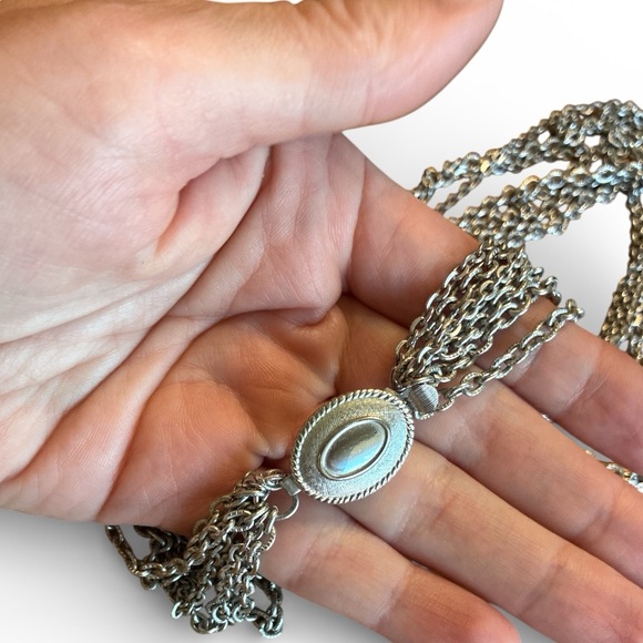 Avon Silver Layered Chain Necklace - Picture 2 of 3